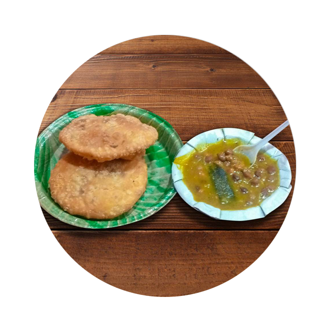 Pyaz Kachori + Ghugni